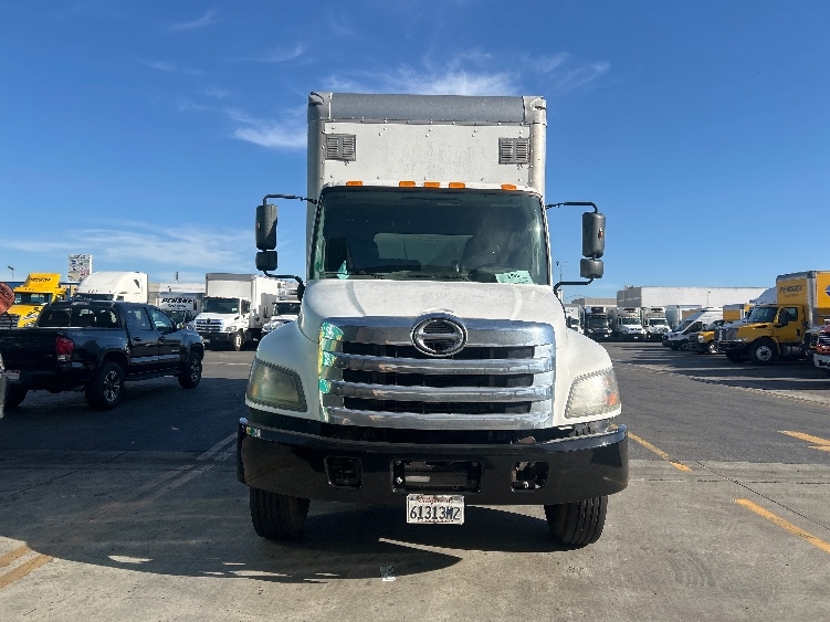 2019 Hino 268 in Fontana, CA — photo 2