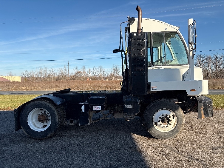 2022 Autocar in Kalamazoo, MI — photo 8