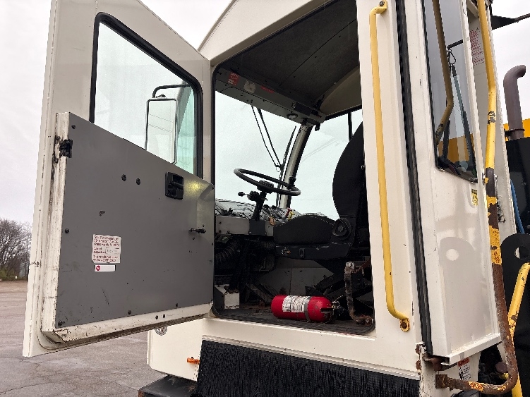 2022 Autocar in Kalamazoo, MI — photo 9