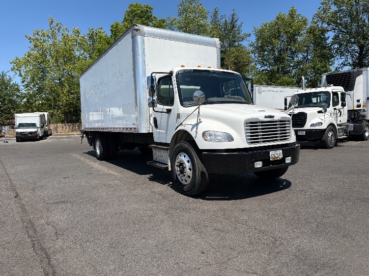 2019 Freightliner eM2 in Capitol Heights, MD — photo 3