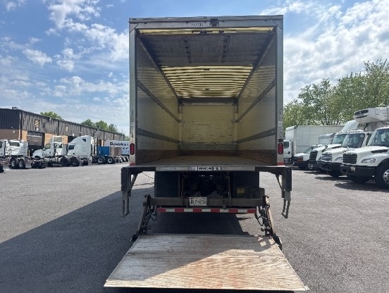 2019 Freightliner eM2 in Capitol Heights, MD — photo 9