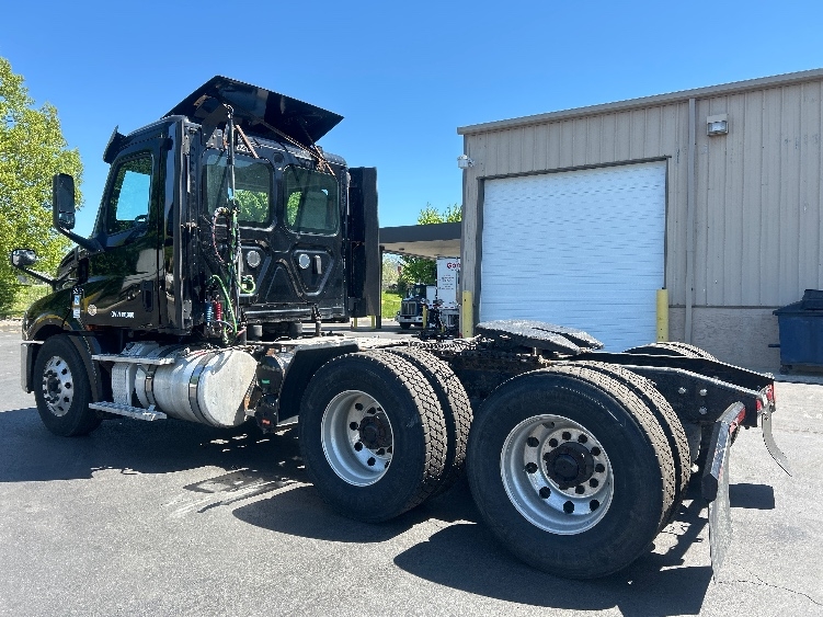 2019 Freightliner Cascadia in Bethlehem, PA — photo 5