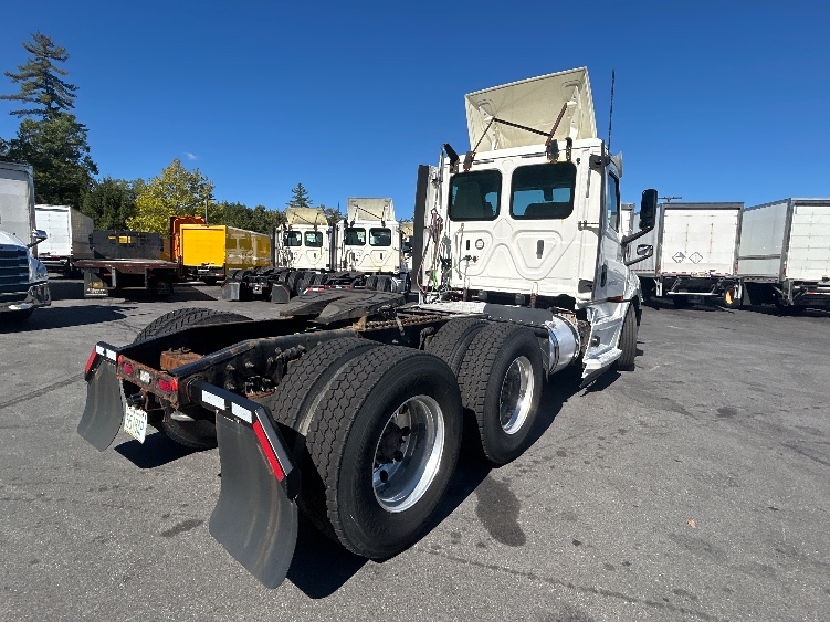 2019 Freightliner Cascadia in Braintree, MA — photo 7