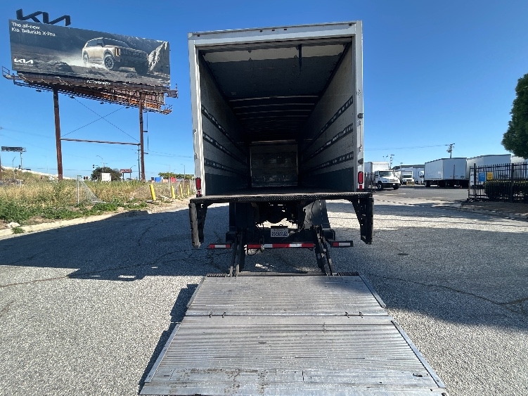 2019 Freightliner M2 106 in Torrance, CA — photo 9