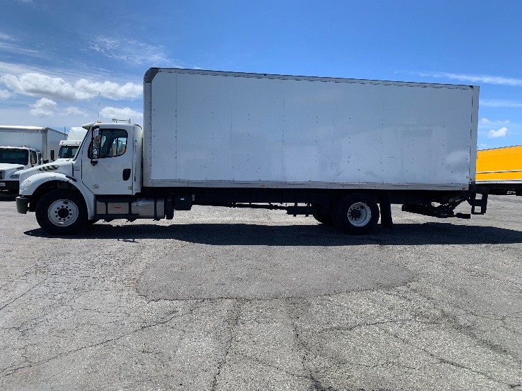 2019 Freightliner M2 106 in Torrance, CA — photo 4