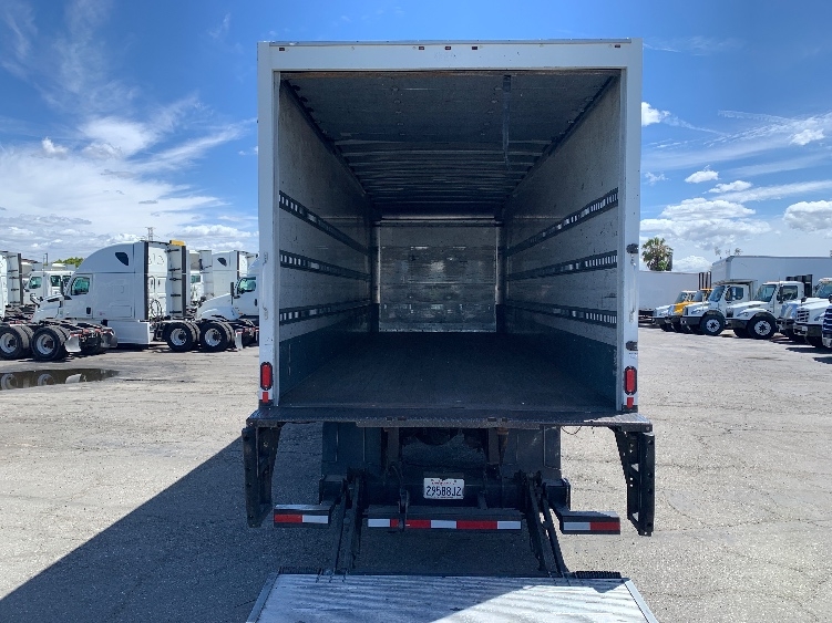 2019 Freightliner M2 106 in Torrance, CA — photo 8