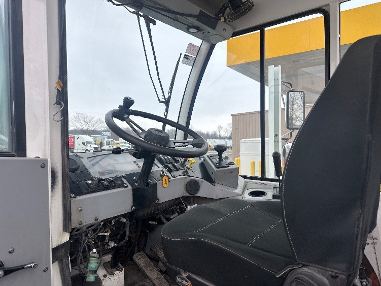2023 Autocar in Kalamazoo, MI — photo 10