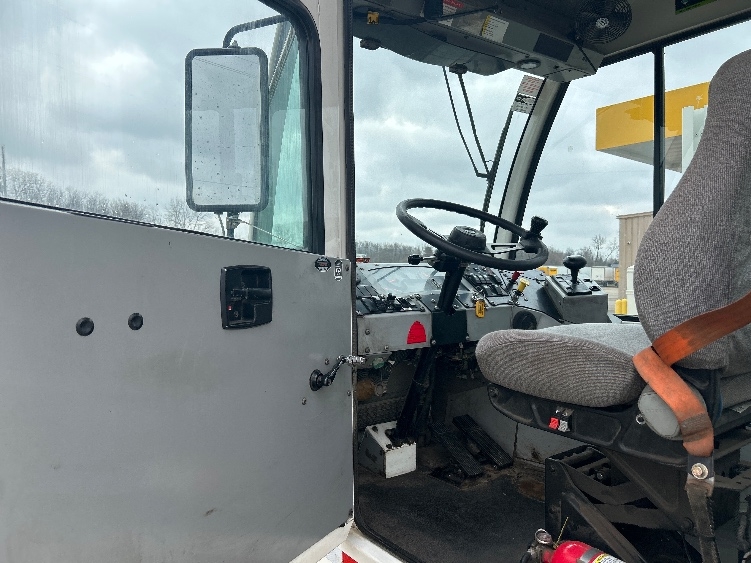 2023 Autocar in Kalamazoo, MI — photo 9