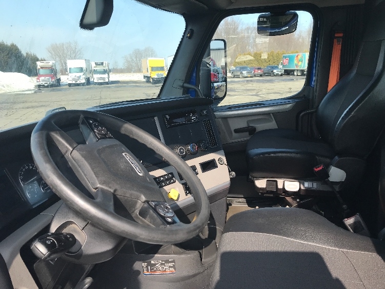 2019 Freightliner Cascadia in Fredonia, NY — photo 10