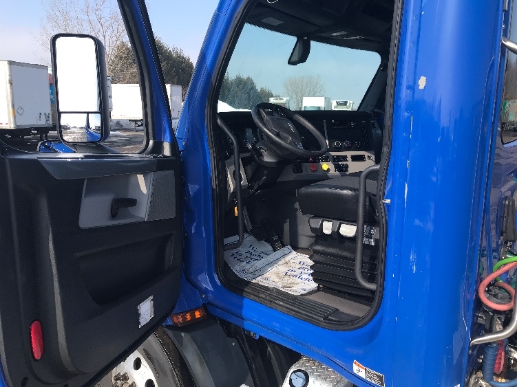 2019 Freightliner Cascadia in Fredonia, NY — photo 9
