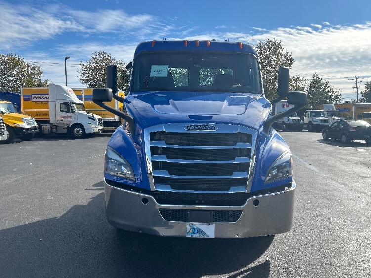 2019 Freightliner Cascadia in Swedesboro, NJ — photo 2