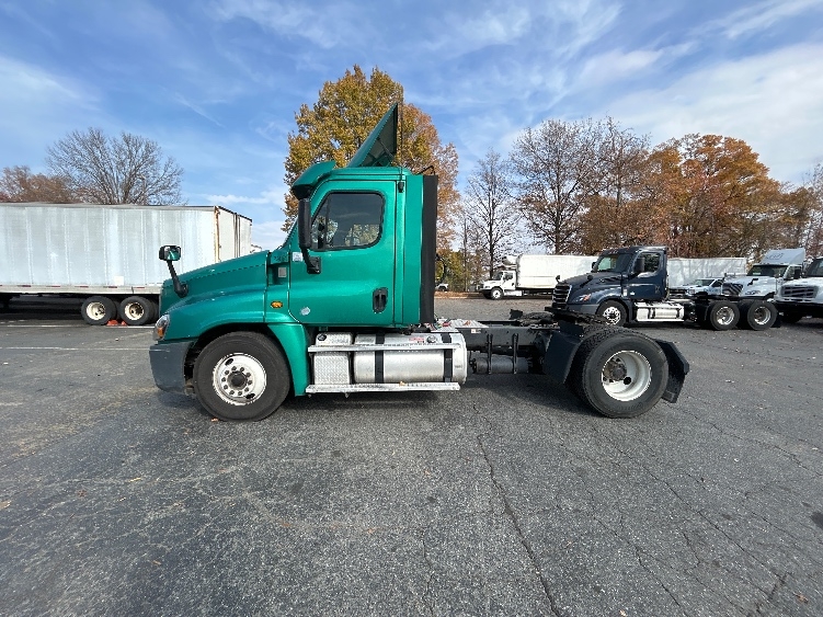 2019 Freightliner Cascadia in Charlotte, NC — photo 4