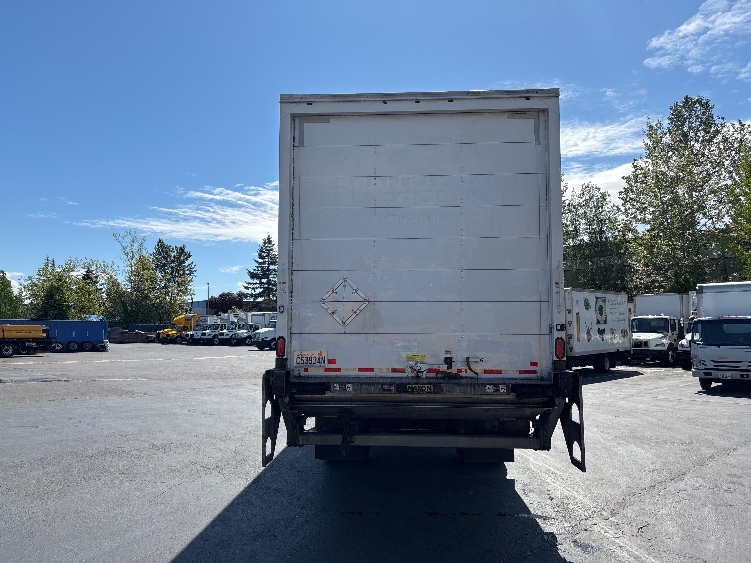 2019 Hino 268 in Kent, WA — photo 7