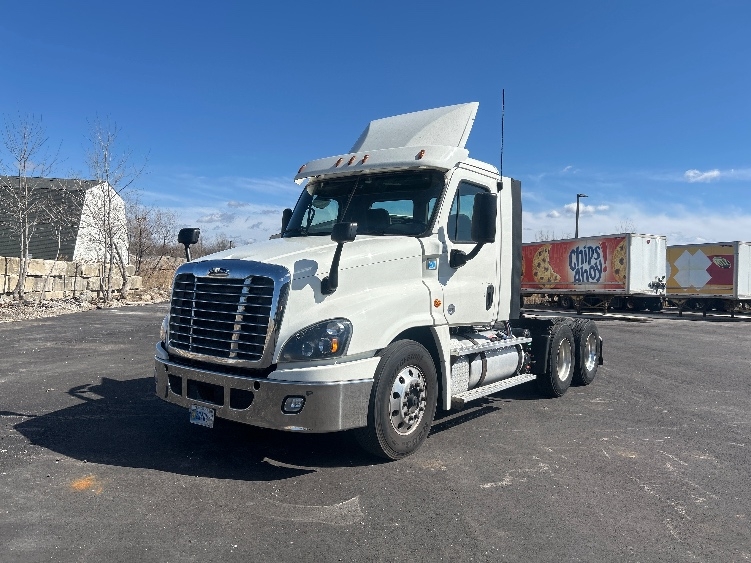 2019 Freightliner Cascadia in Twinsburg, OH — photo 3
