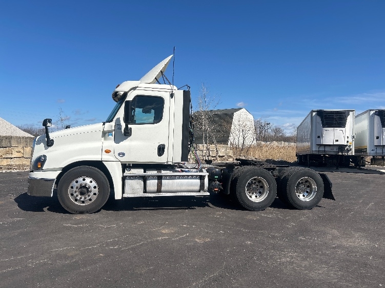 2019 Freightliner Cascadia in Twinsburg, OH — photo 4