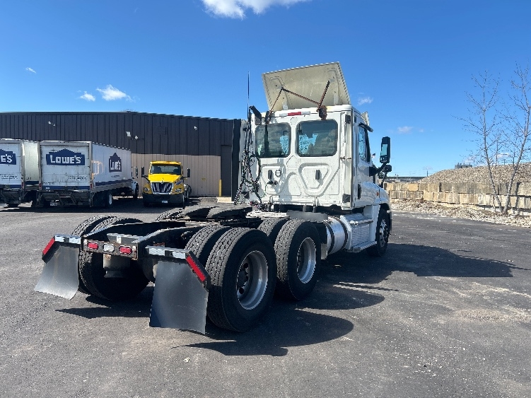 2019 Freightliner Cascadia in Twinsburg, OH — photo 7