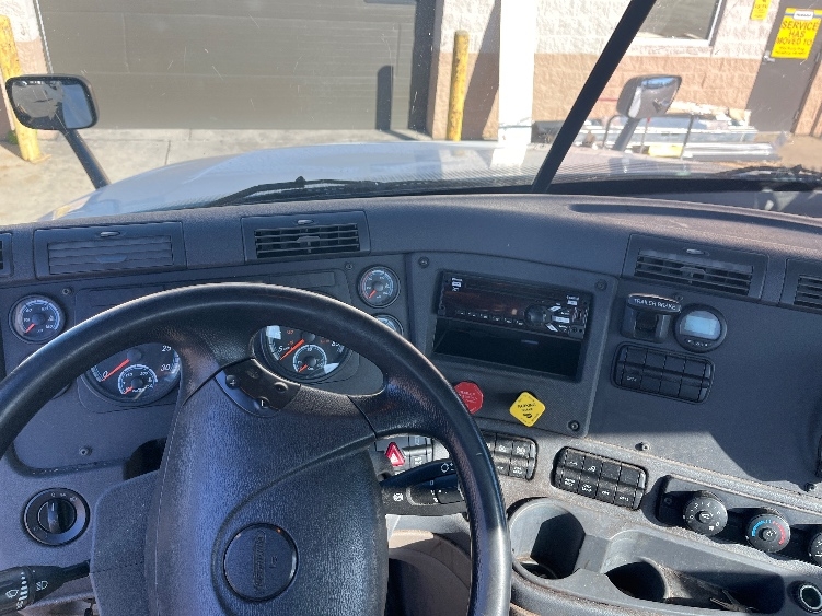 2019 Freightliner Cascadia in Piqua, OH — photo 10