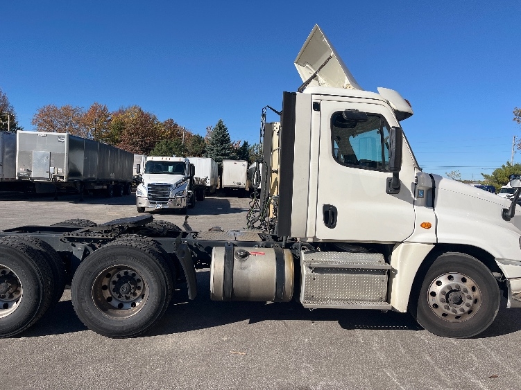 2019 Freightliner Cascadia in Piqua, OH — photo 7