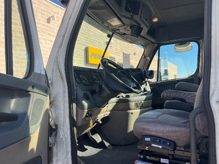 2019 Freightliner Cascadia in Piqua, OH — photo 8