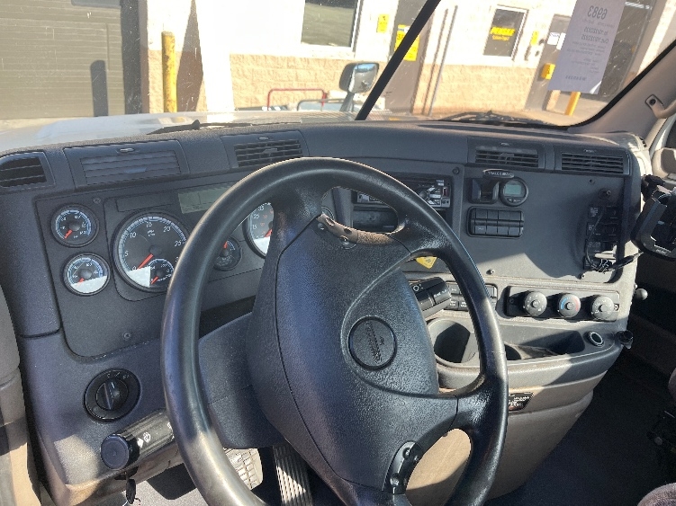 2019 Freightliner Cascadia in Piqua, OH — photo 9
