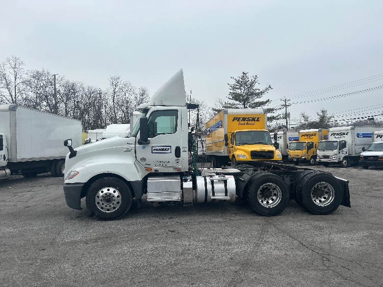 2019 International LT in Cranbury, NJ — photo 4
