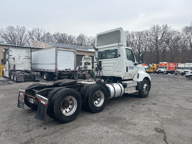 2019 International LT in Cranbury, NJ — photo 7
