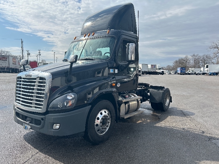 2019 Freightliner Cascadia in Fort Wayne, IN — photo 3
