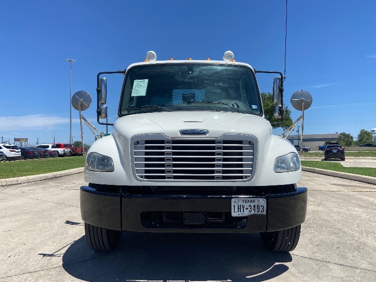 2019 Freightliner eM2 in San Antonio, TX — photo 2