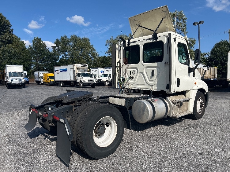 2019 Freightliner Cascadia in Duluth, GA — photo 7