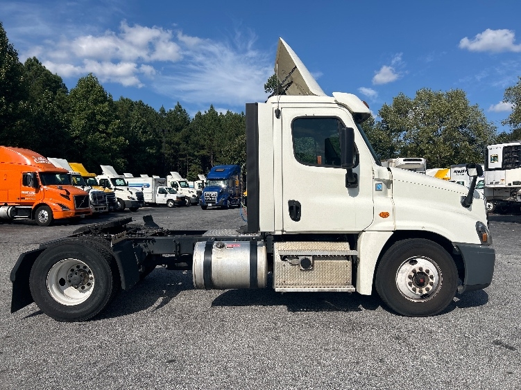 2019 Freightliner Cascadia in Duluth, GA — photo 8