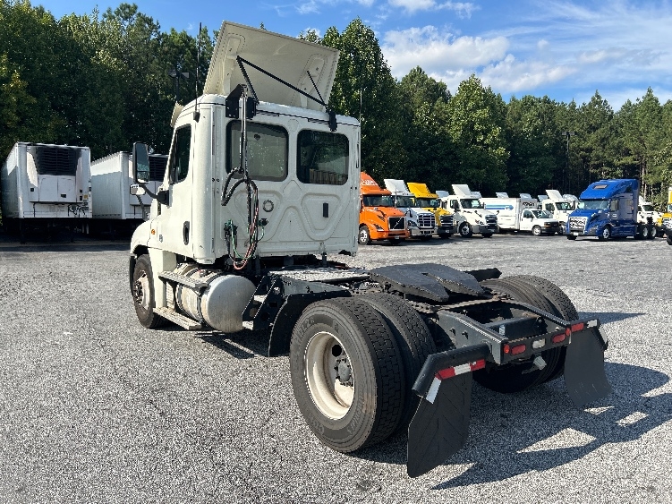 2019 Freightliner Cascadia in Duluth, GA — photo 5