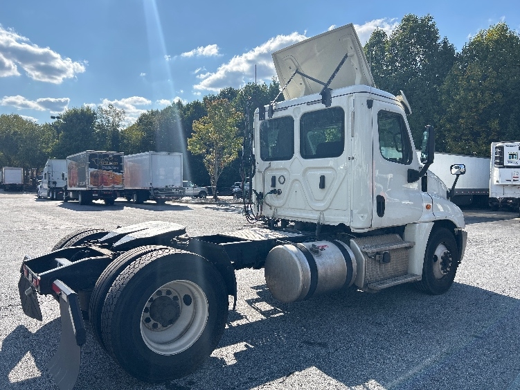 2019 Freightliner Cascadia in Duluth, GA — photo 7