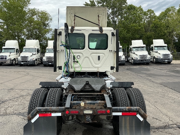 2019 Freightliner Cascadia in Piqua, OH — photo 6