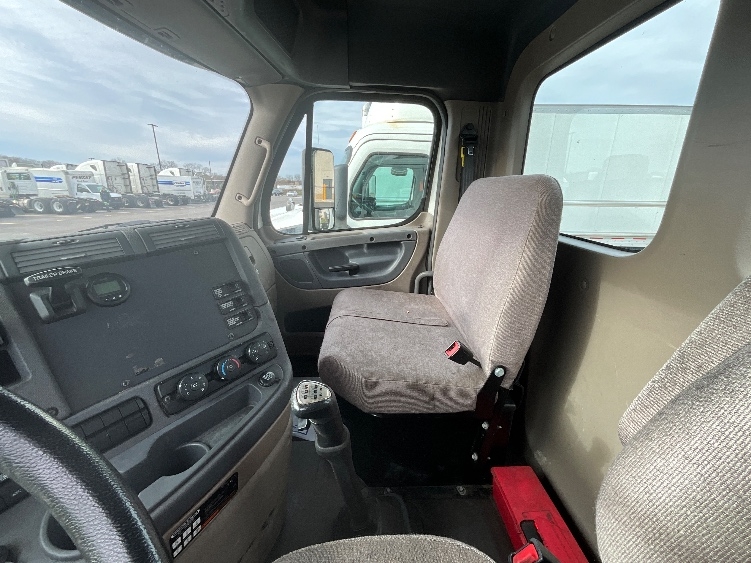 2019 Freightliner in Milwaukee, WI — photo 10