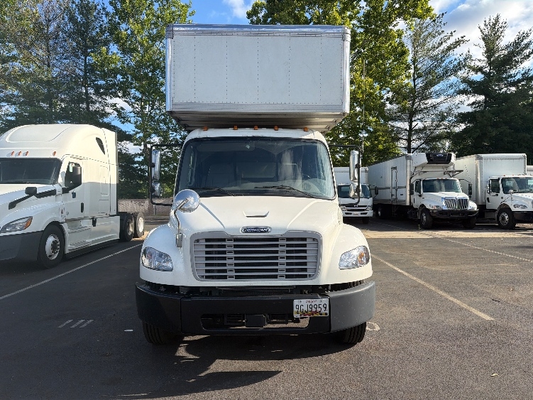 2023 Freightliner eM2 in Capitol Heights, MD — photo 2