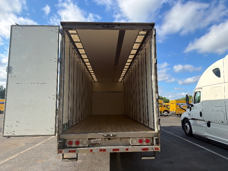 2023 Freightliner eM2 in Capitol Heights, MD — photo 8