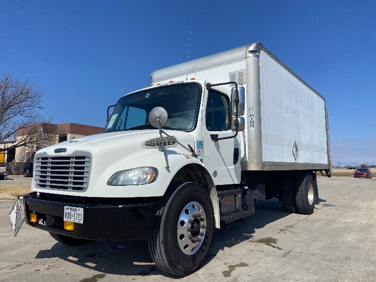 2019 Freightliner M2 106 in San Antonio, TX — photo 3
