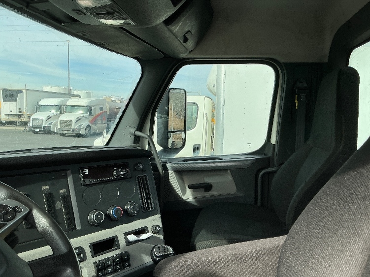 2019 Freightliner Cascadia in Aurora, CO — photo 10