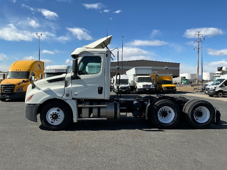 2019 Freightliner Cascadia in Aurora, CO — photo 4