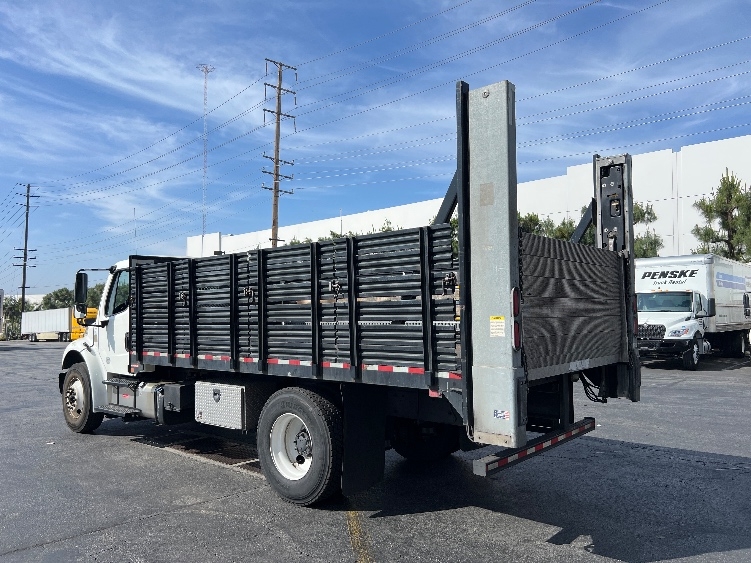 2019 Freightliner M2 106 in Torrance, CA — photo 6