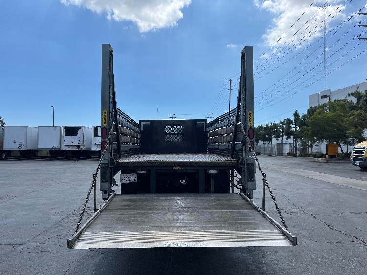 2019 Freightliner M2 106 in Torrance, CA — photo 9