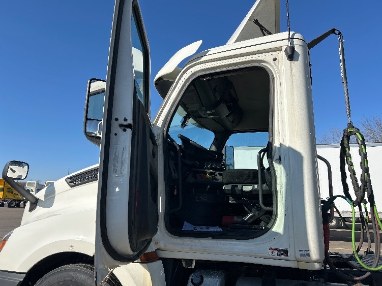 2019 Freightliner Cascadia in Elmira, NY — photo 9