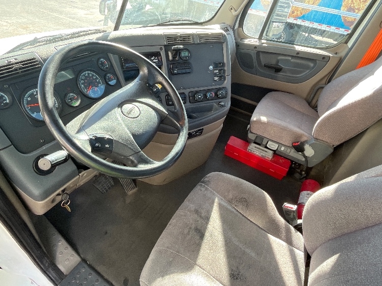 2019 Freightliner Cascadia in El Paso, TX — photo 10