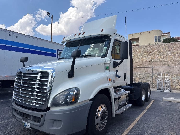2019 Freightliner Cascadia in El Paso, TX — photo 3