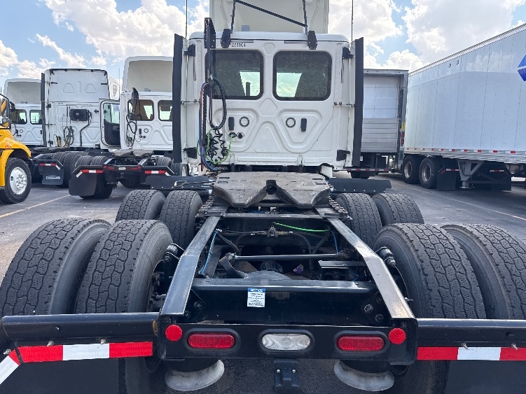 2019 Freightliner Cascadia in El Paso, TX — photo 6