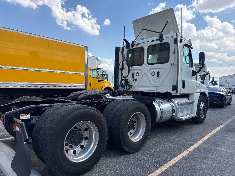 2019 Freightliner Cascadia in El Paso, TX — photo 7