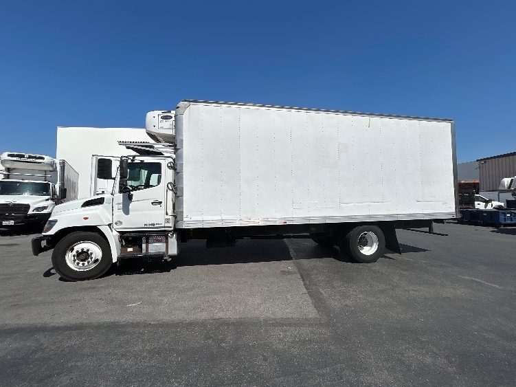 2019 Hino 268 in Torrance, CA — photo 4