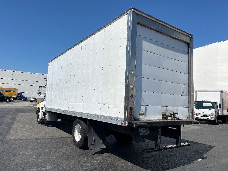 2019 Hino 268 in Torrance, CA — photo 6