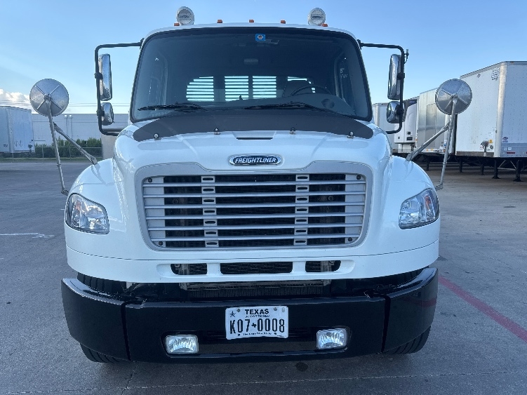 2019 Freightliner M2 106 in Carrollton, TX — photo 2