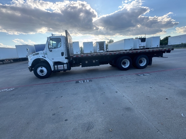 2019 Freightliner M2 106 in Carrollton, TX — photo 4
